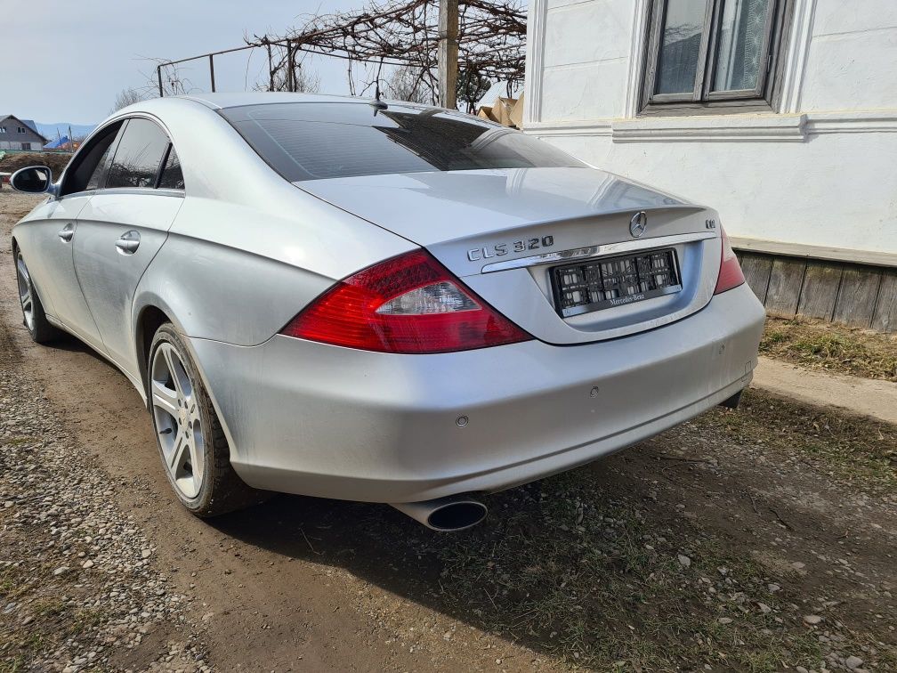 Stop spate tripla Mercedes CLS W219 led pe stop frana