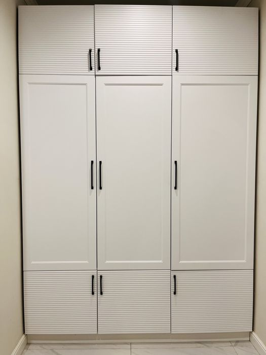 Шкаф для прихожей или спальный