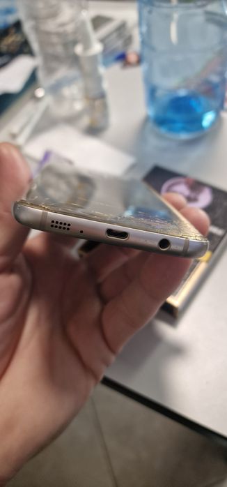 GSM . Телефон Samsung S7