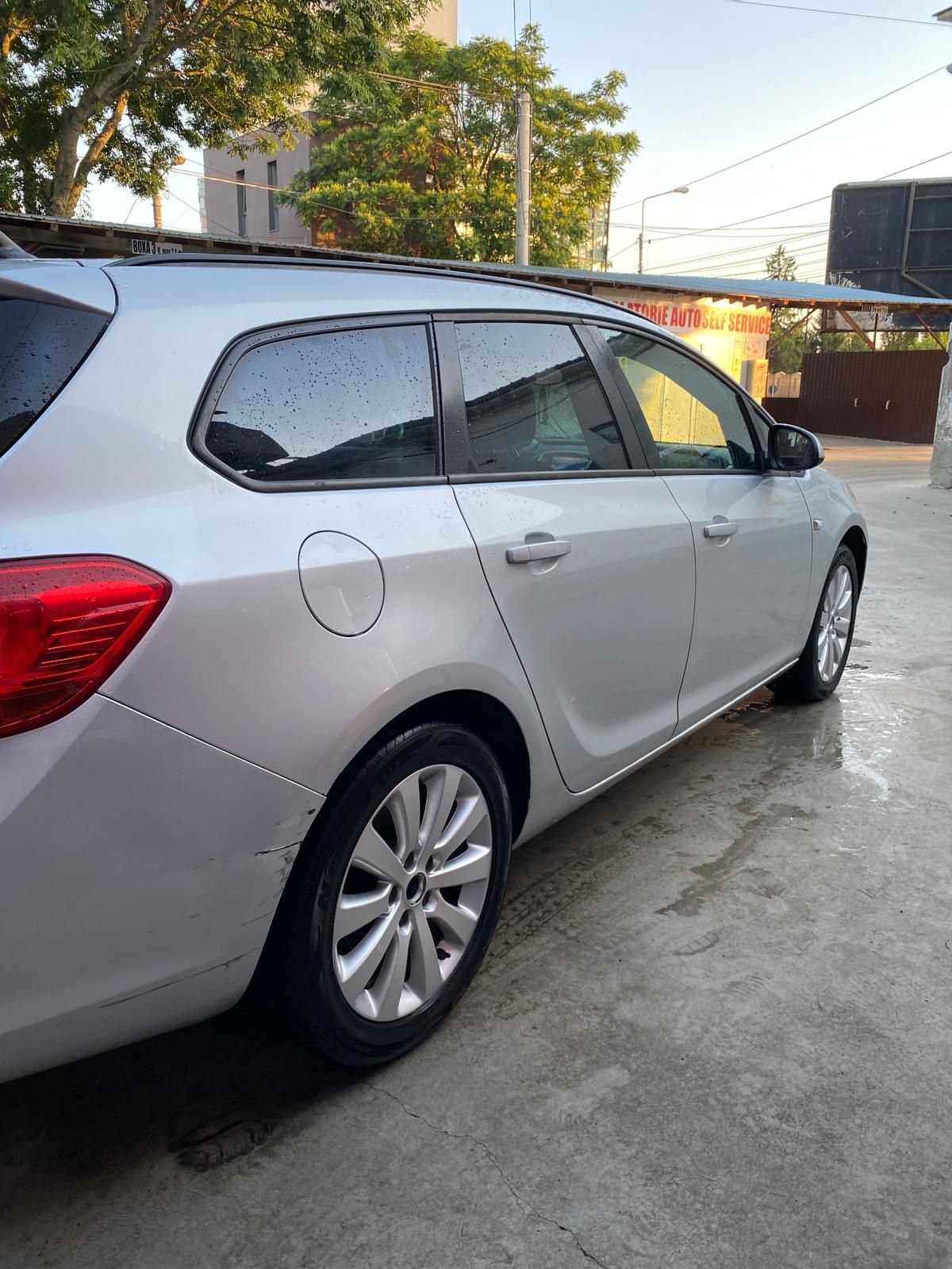 Opel Astra J 2.0 cdti 165 cp