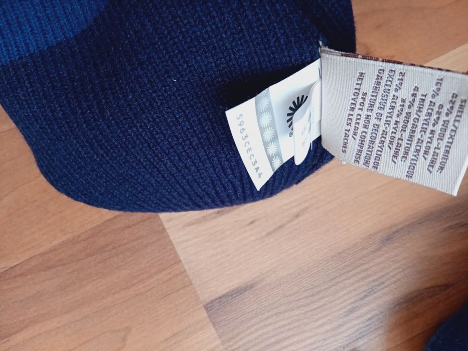 UGG /Emporio Armani 6-12-18м шапка и пантофки