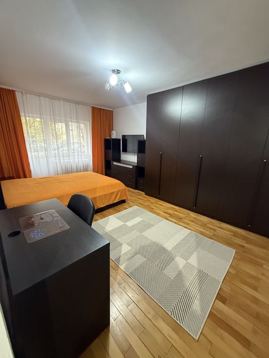 Apartament de închiriat - 3 camere - Ostroveni, Rm. Vâlcea.