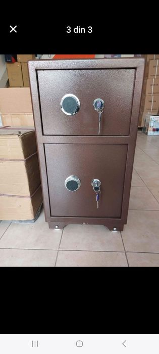 Seif metalic cu cheie