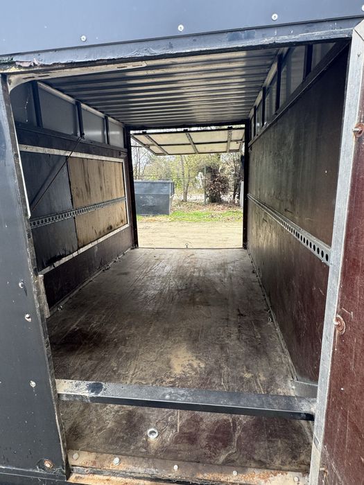 Remorca inchisa 750kg 2 usi