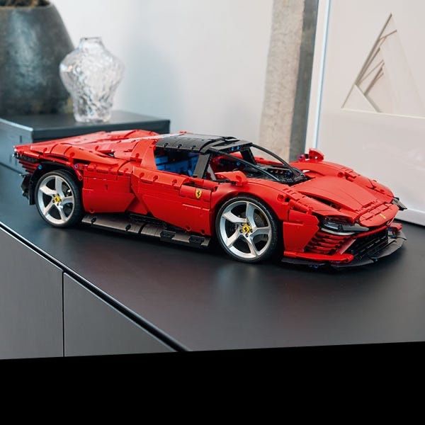 NOU 1/1 Lego masina Ferrari Daytona SP3 42143