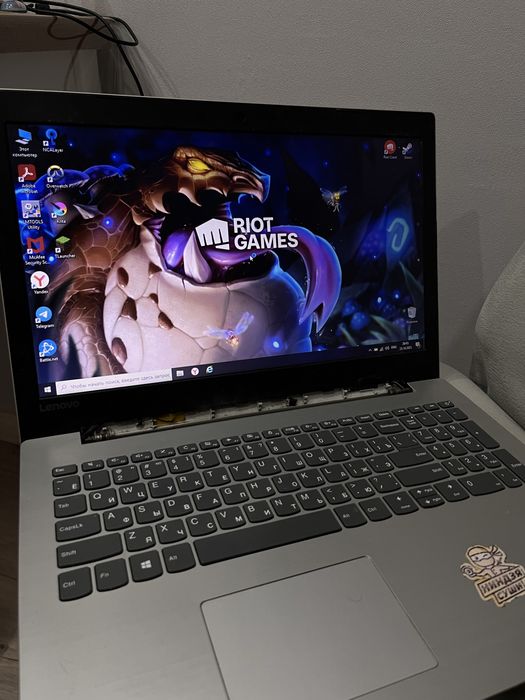 Ноутбук Lenovo серый