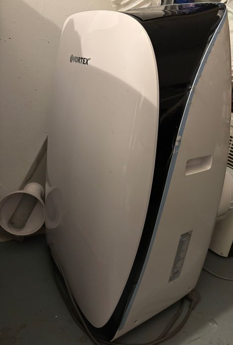 Vând aparat portabil aer condiționat Vortex 12000 BTU