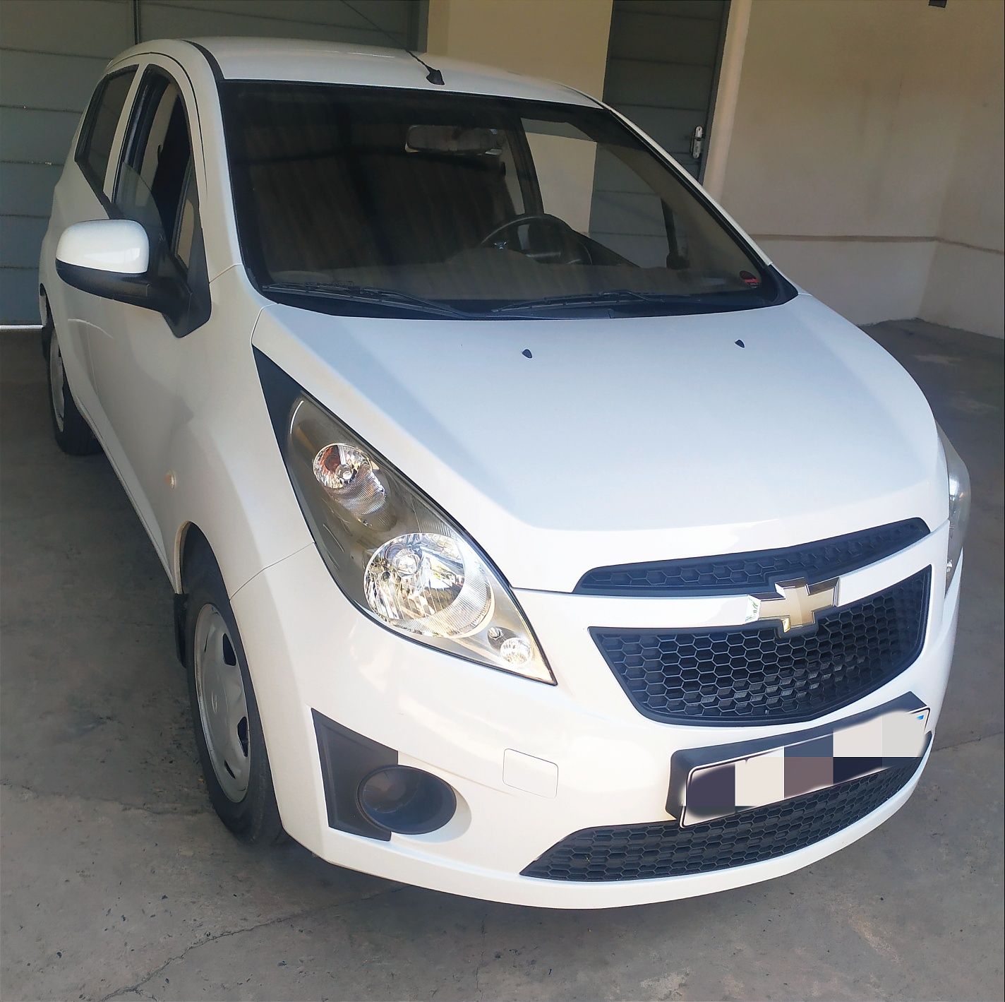 Spark rangi  oq  yili 2016
