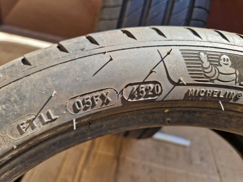 2 Michelin R17 205/45 Anvelope de vară DOT4520