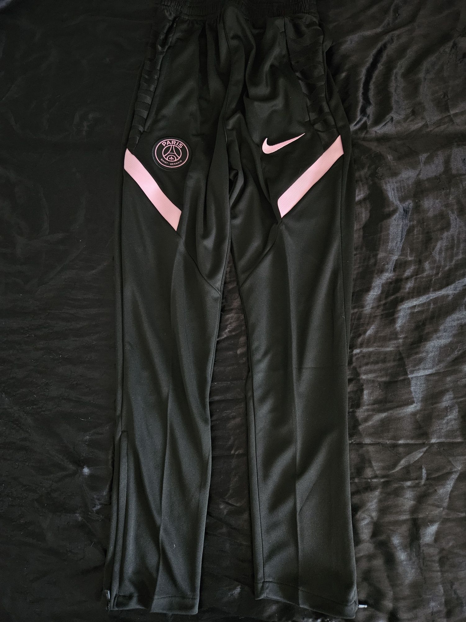 *REDUCERE* Compleu/Trening roz negru