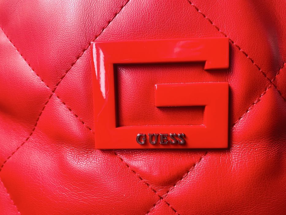 GUESS нова ориг. чанта от Англия