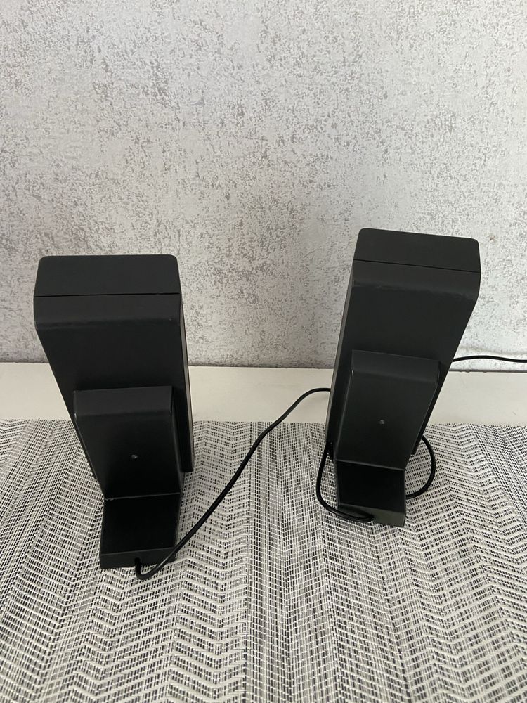 Буфер С Колони Logitech X-240 2.1