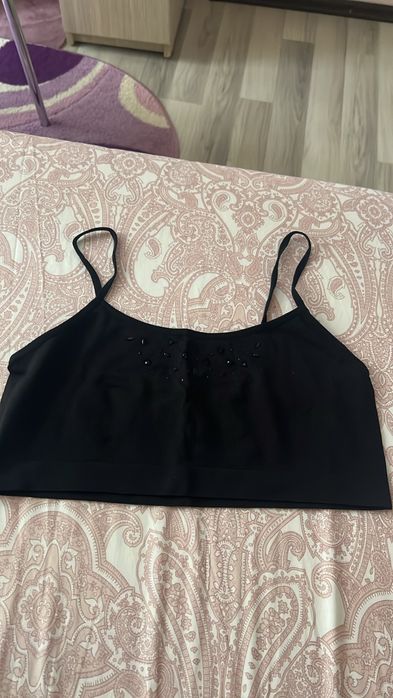 Bustiere Stradivarius, Motivi