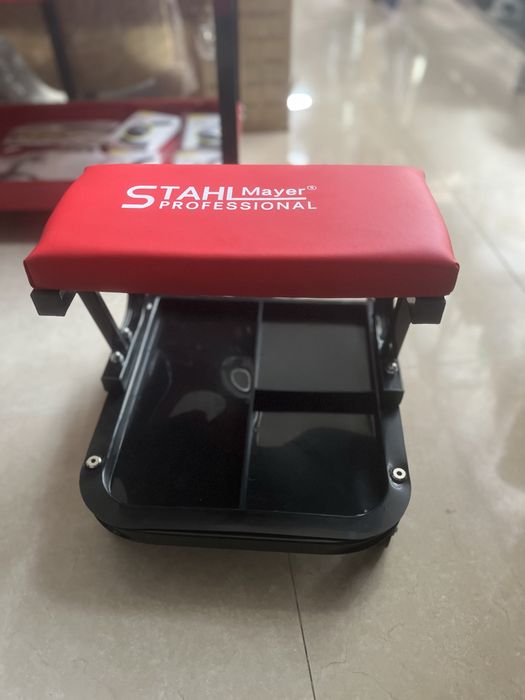 Работен стол с рафт за инструменти Stahlmayer до 150 кг