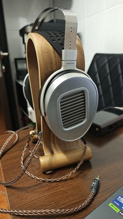 Casti planare Hifiman HE1000 Unveiled