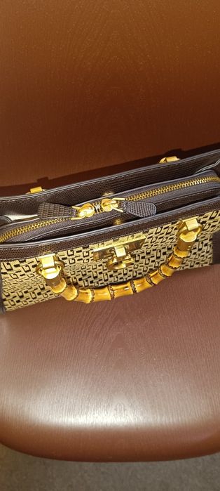 Дамска чанта Guess