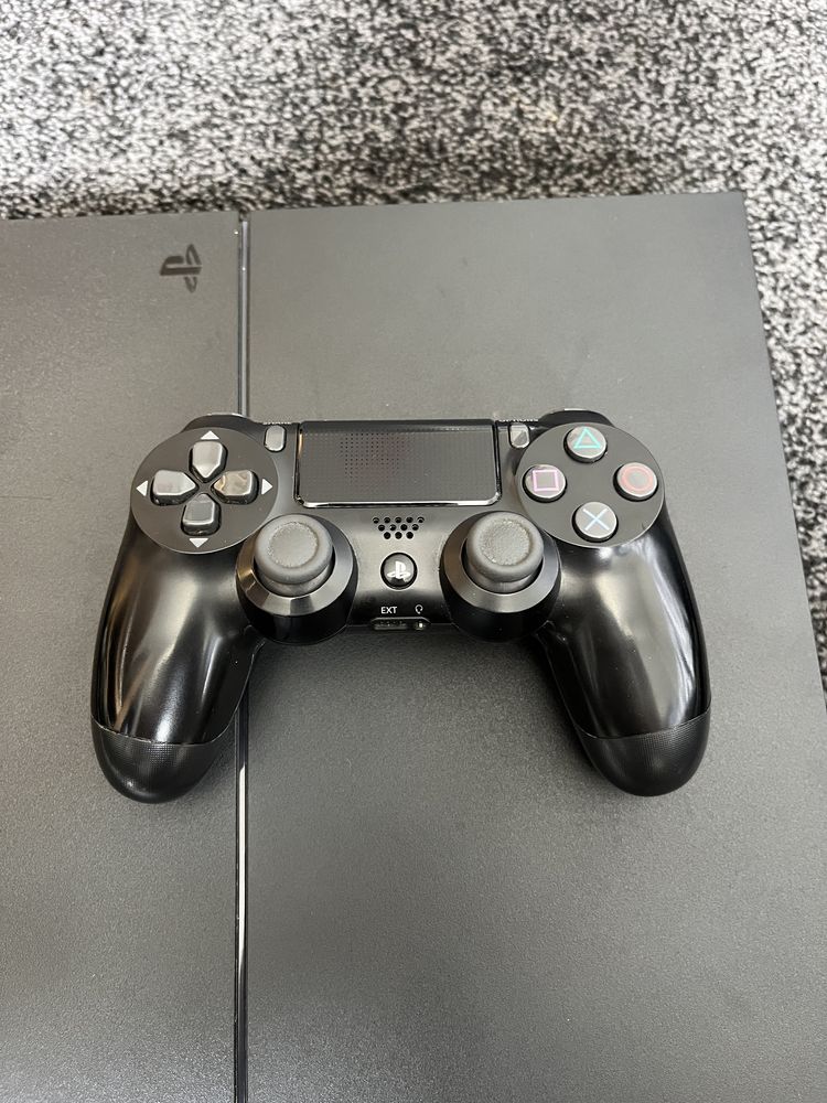 Playstation 4 с Joystick