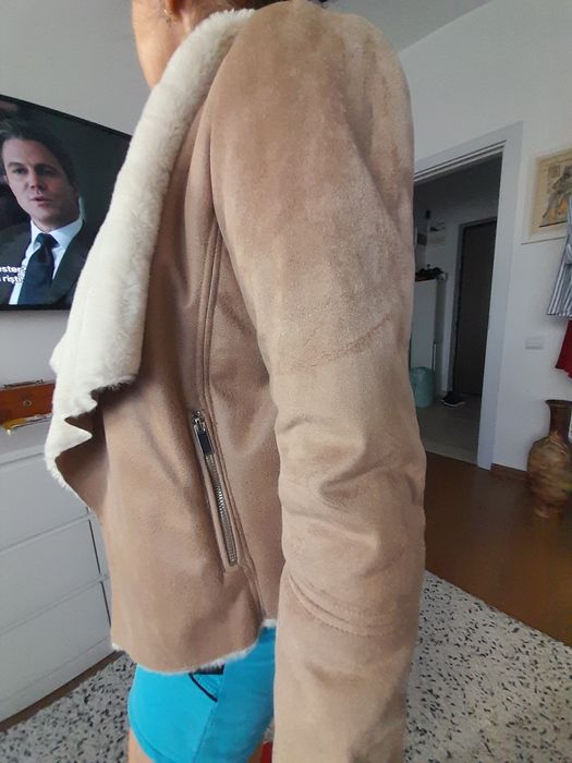 Jacheta scurta piele intoarsa ptr dama