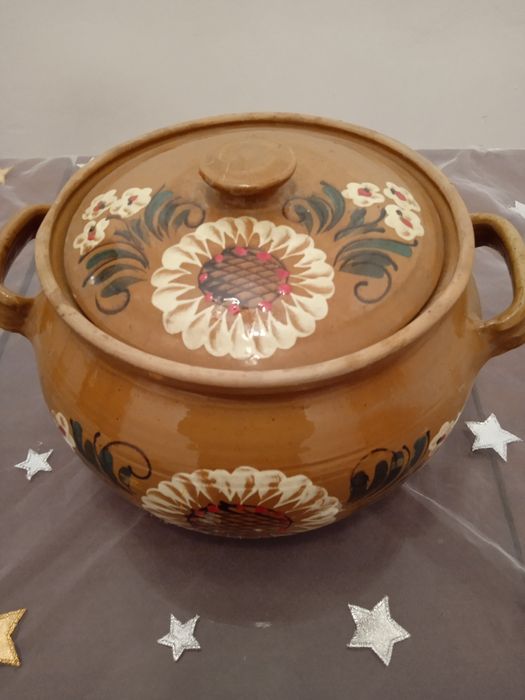 Oala de lut pentru sarmale , puțin crăpată