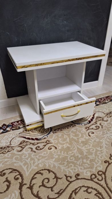 Продам тумбочку….