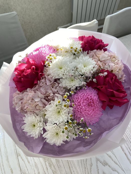 Свежие цветы продам недорого