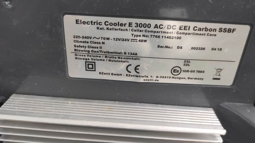 Vând cutie frigorifica masina