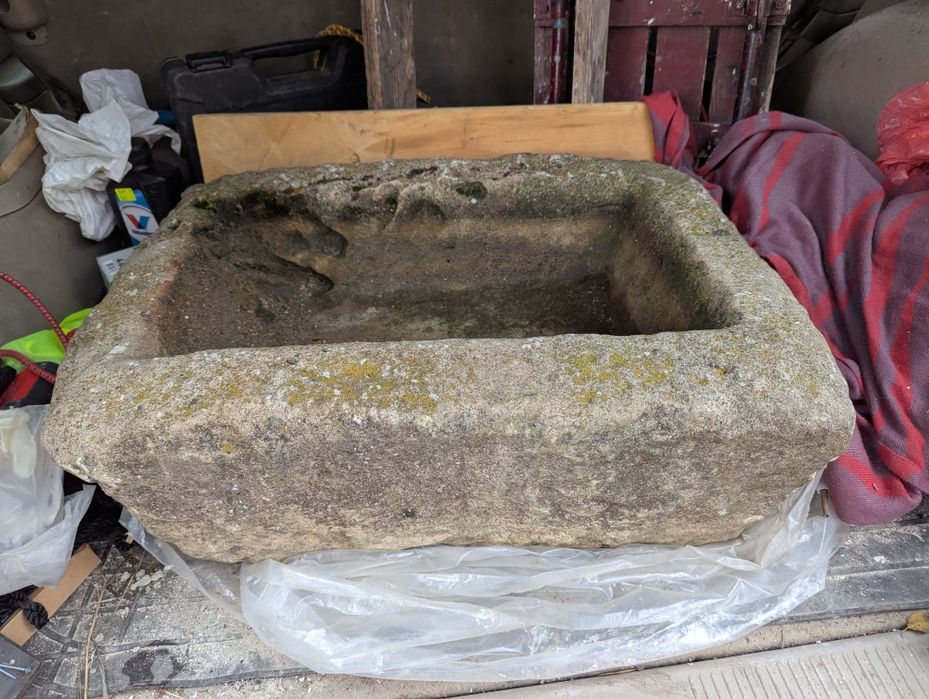 Автентичен стар камък -мивка