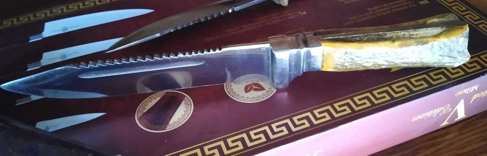 Cuțite vânătoare inox forjat, mânere corn de cerb, manual 2+1 cadou