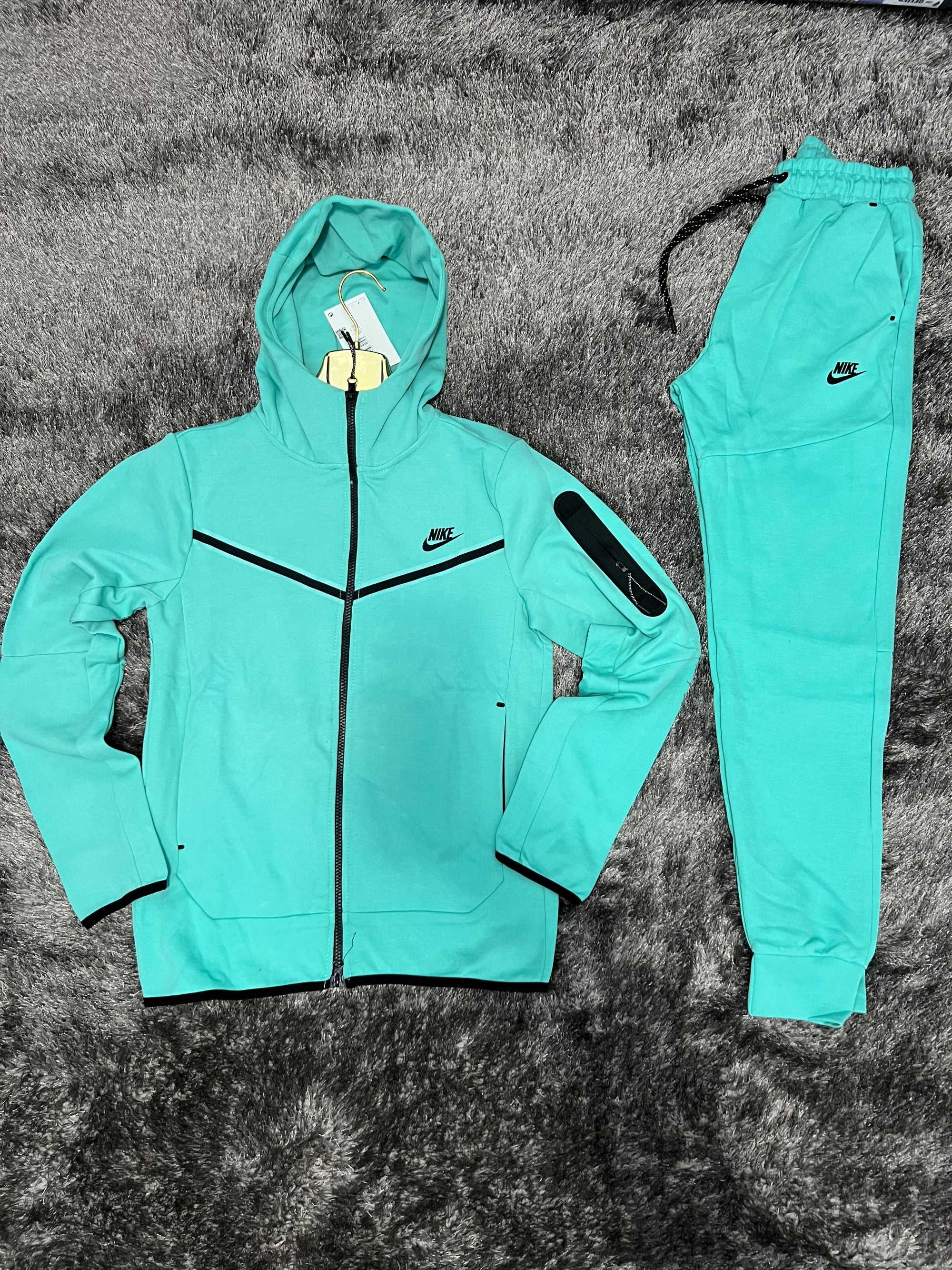 Trening Barbati Nike Tech Fleece Turquoise!