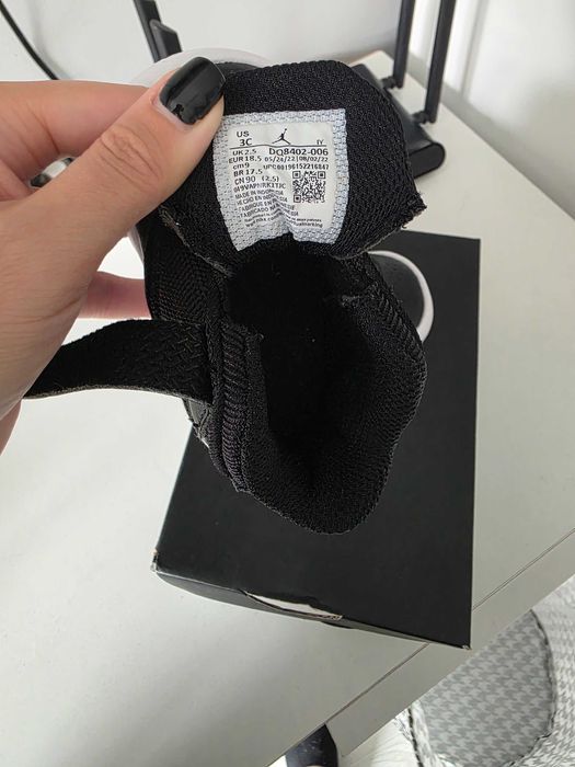 Бебешки обувки jordan max aura 4