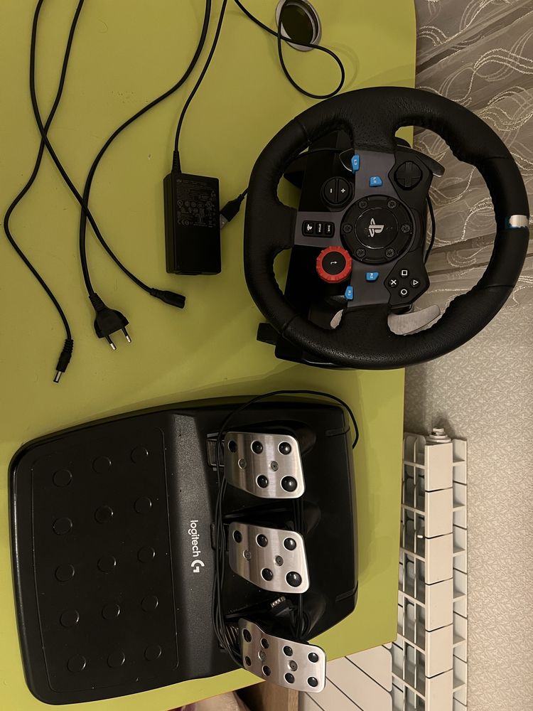 Продаю игровой руль Logitech G29 Driving Force