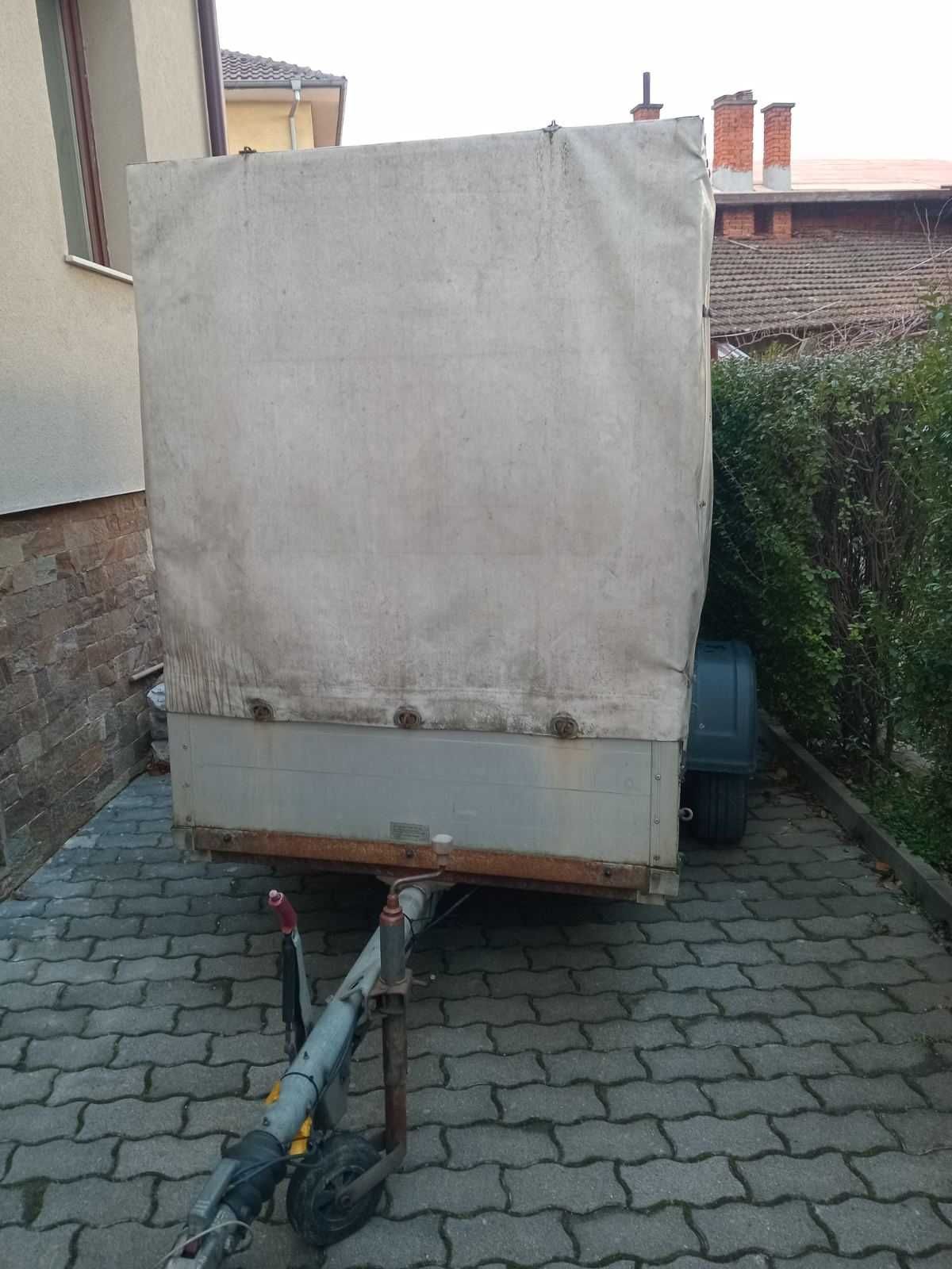 Продавам туристическо ремарке