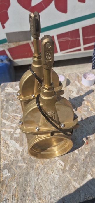 Vana robinet vidanja 6 toli cu flanșe si filete import Italia preț 165