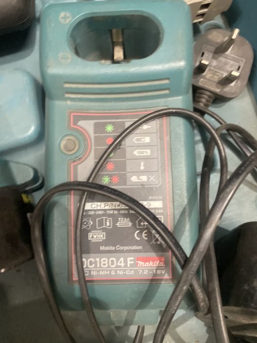 Makita перфоратор винтоверт и батериии +зарядно