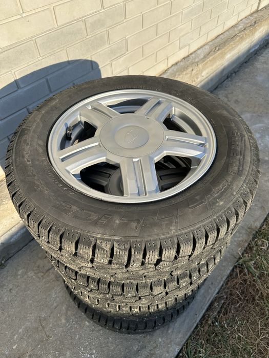 R14 185/65 торусы с  шипованной резиной