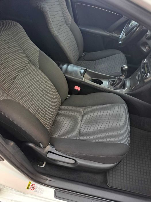 Toyota Avensis 2.0 Diesel 136 cai - 2011