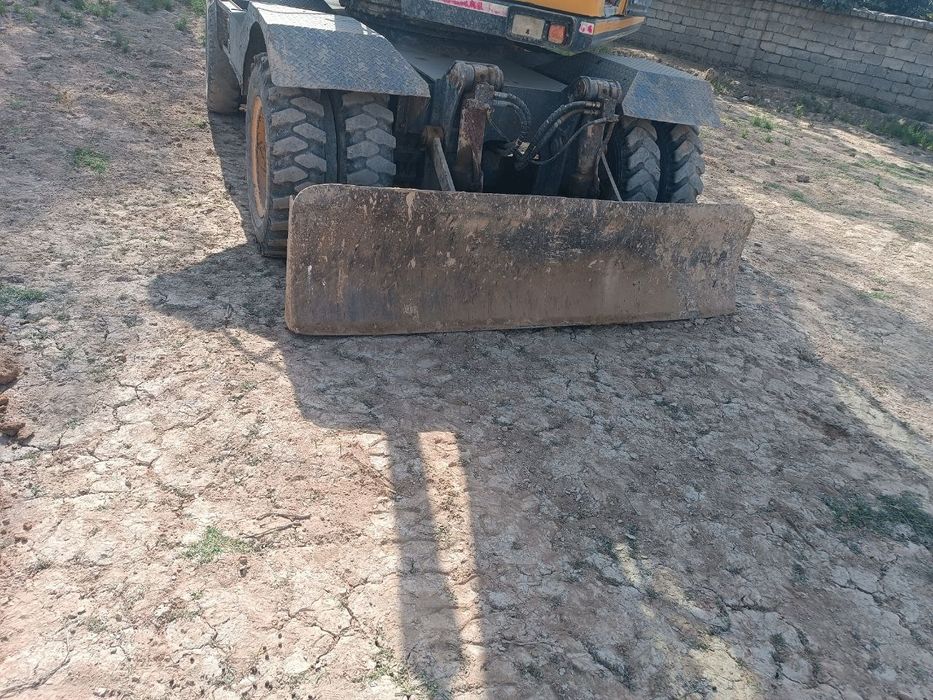 Ekskavator Volvo sotiladi