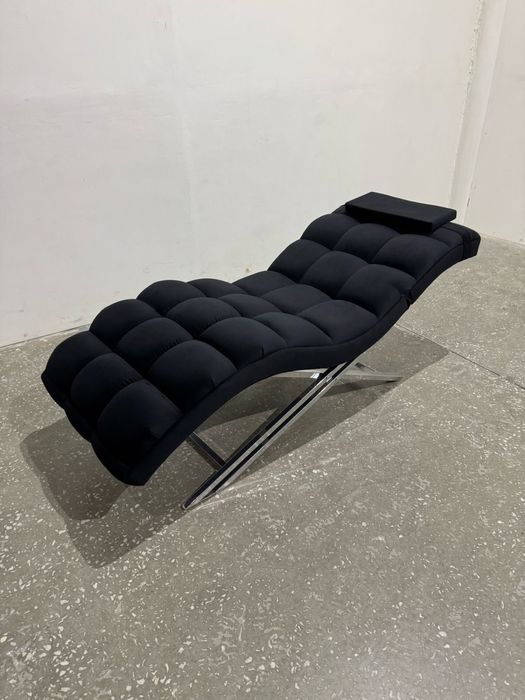 Продам  кушетку для мастеров салона красоты