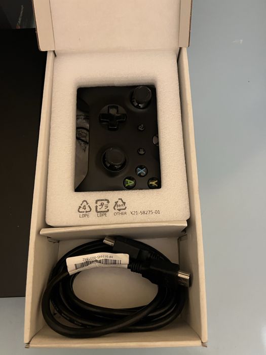 Xbox One X 1TB с 5 игри