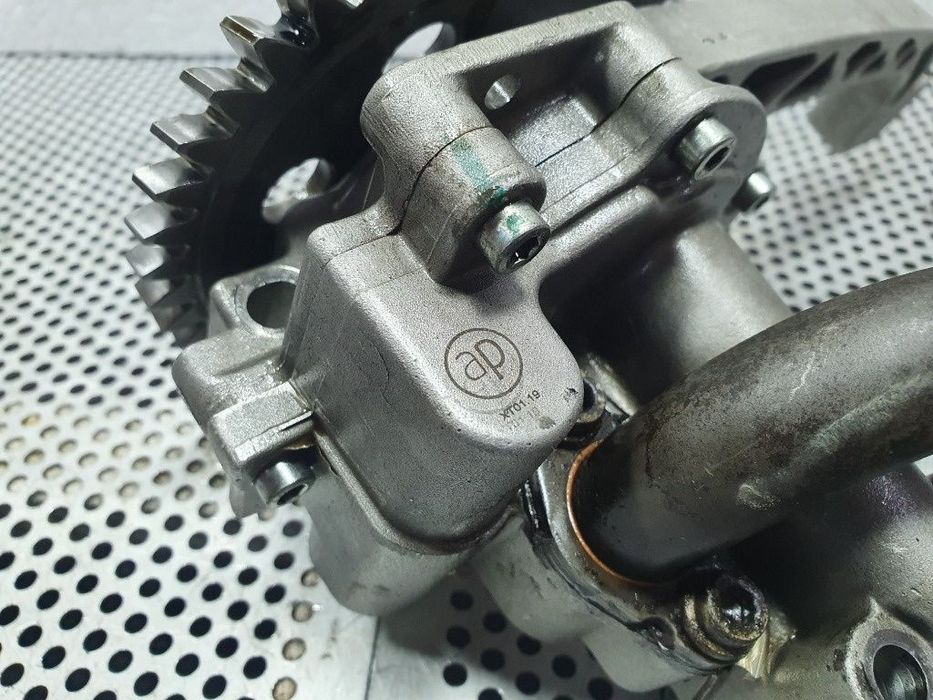 Pompa ulei VOLKSWAGEN TRANSPORTER IV Bus 70XB, 70XC, 7DB, 7DW, 7DK 1990 - 2 2.5 2.5 AAF, ACU, AEN, AEU