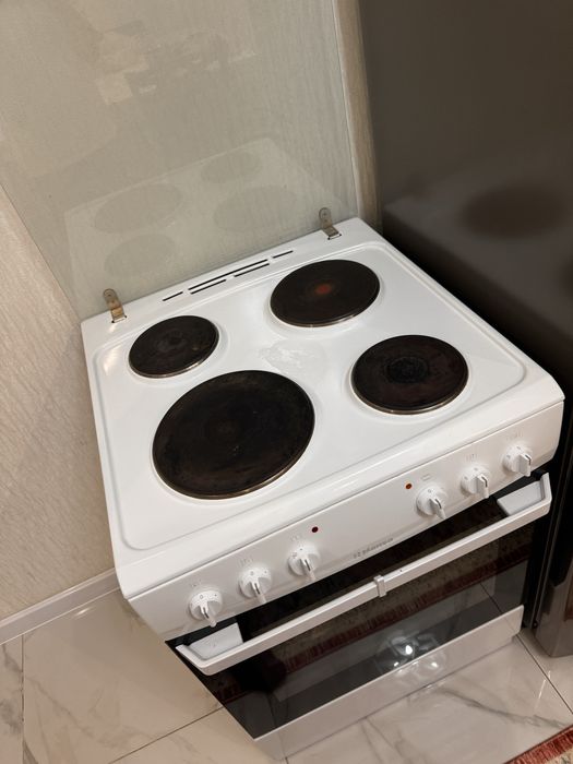 Плита в очень хорошем состояний