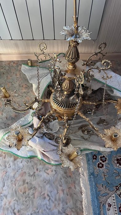 Люстра в хорошем состоянии