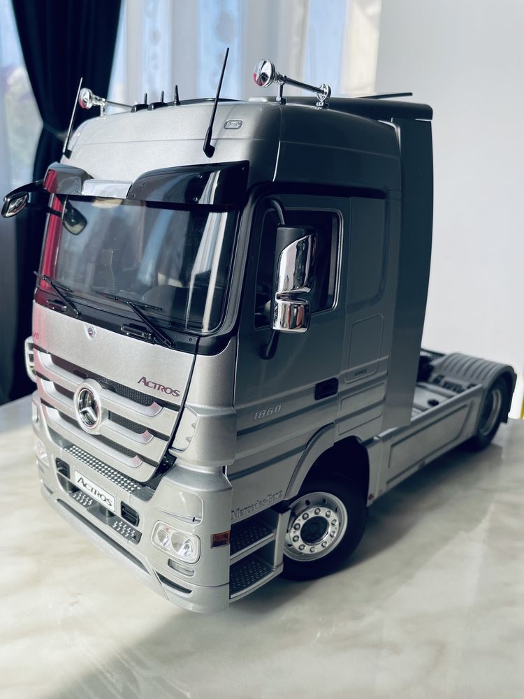 Mercedes Actros 1:18