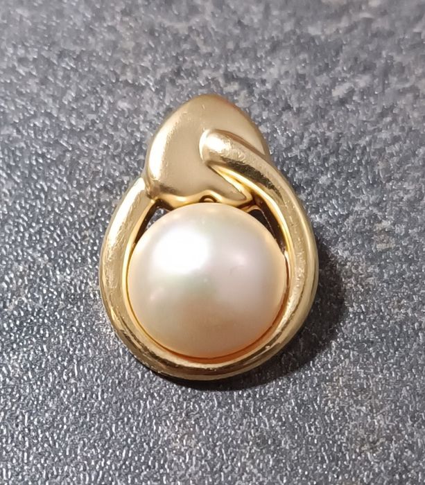 Золотой кулон 750 проба .Европа