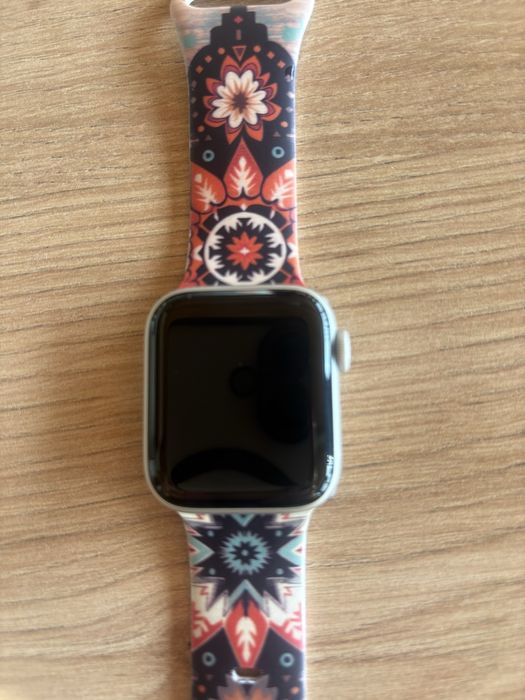 Apple Watch SE  40 mm(GPS + Cellular) (2nd Generation)