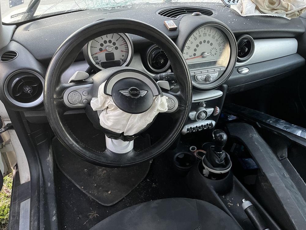 Мини купър 1.6 автоматик 122коня