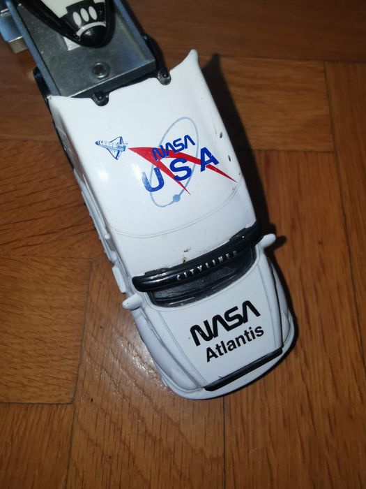 Американски транспортен камион Maisto бял космическа совалка Атлантис