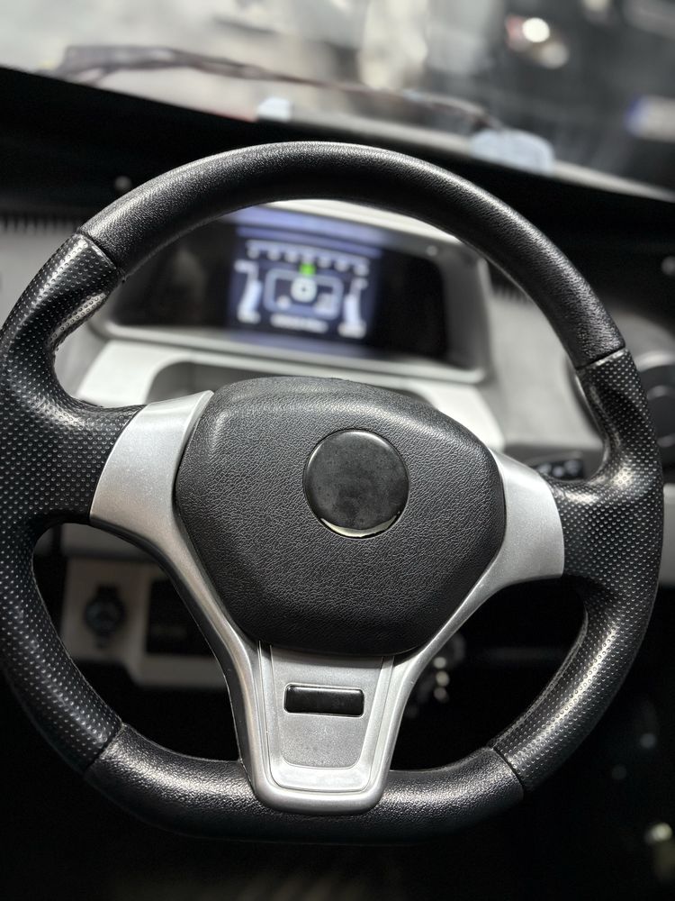 Триместна електрическа кола H1 с номер кат  elazzy premium 60V 65Ah