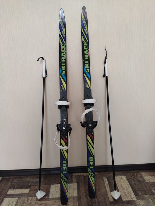 Лыжи детские 7000тг.