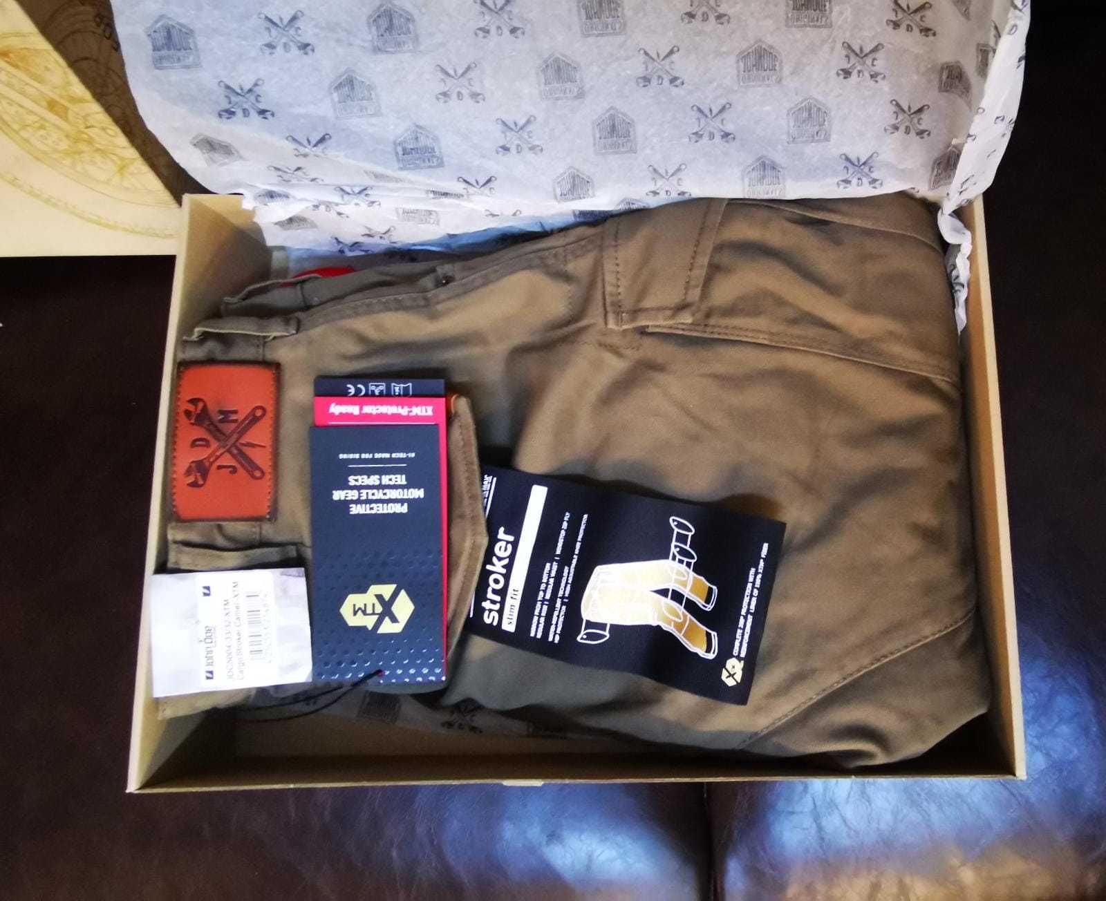 Pantaloni jeans John Doe Stroker Cargo Camel - Marimea 33/32